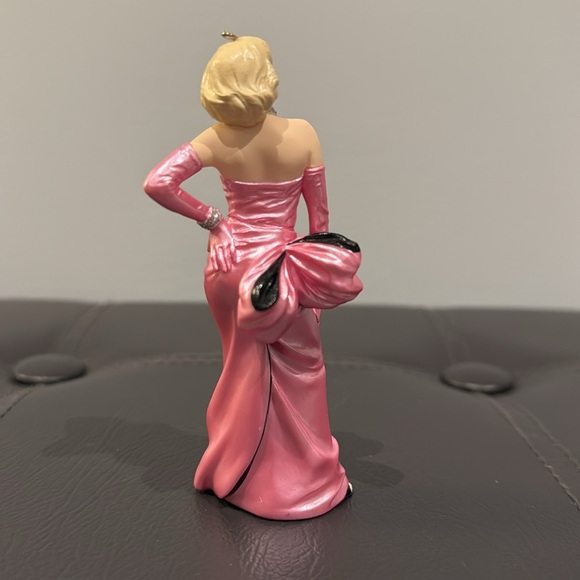 *Vintage* Hallmark | Marilyn Monroe Keepsake  New Collector Series Ornament-1997 - Picture 3 of 11